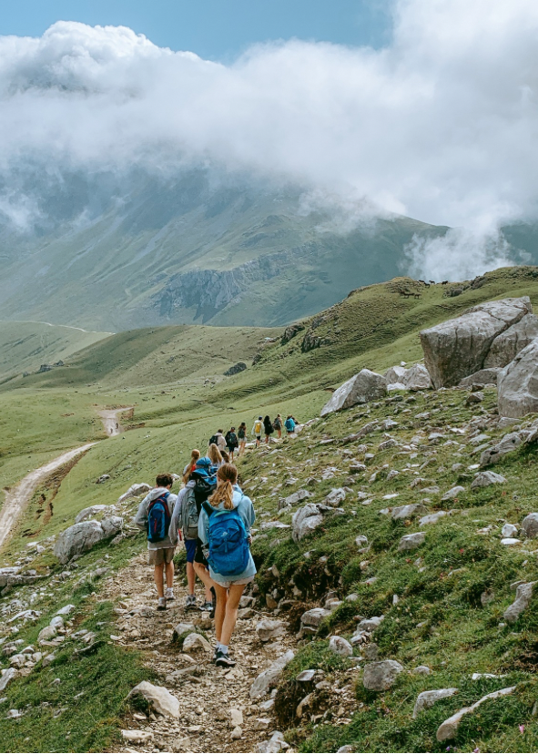 teenagers travel summer programm trekking vertical
